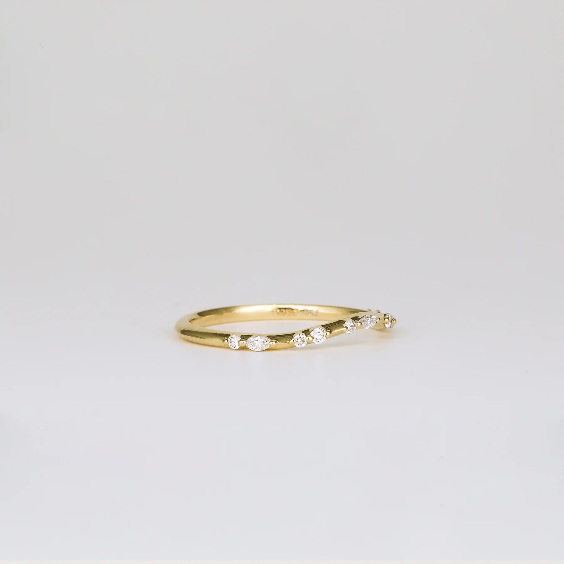 Amelie Curved Diamond Wedding Band | Round & Marquise Cut - Image 4