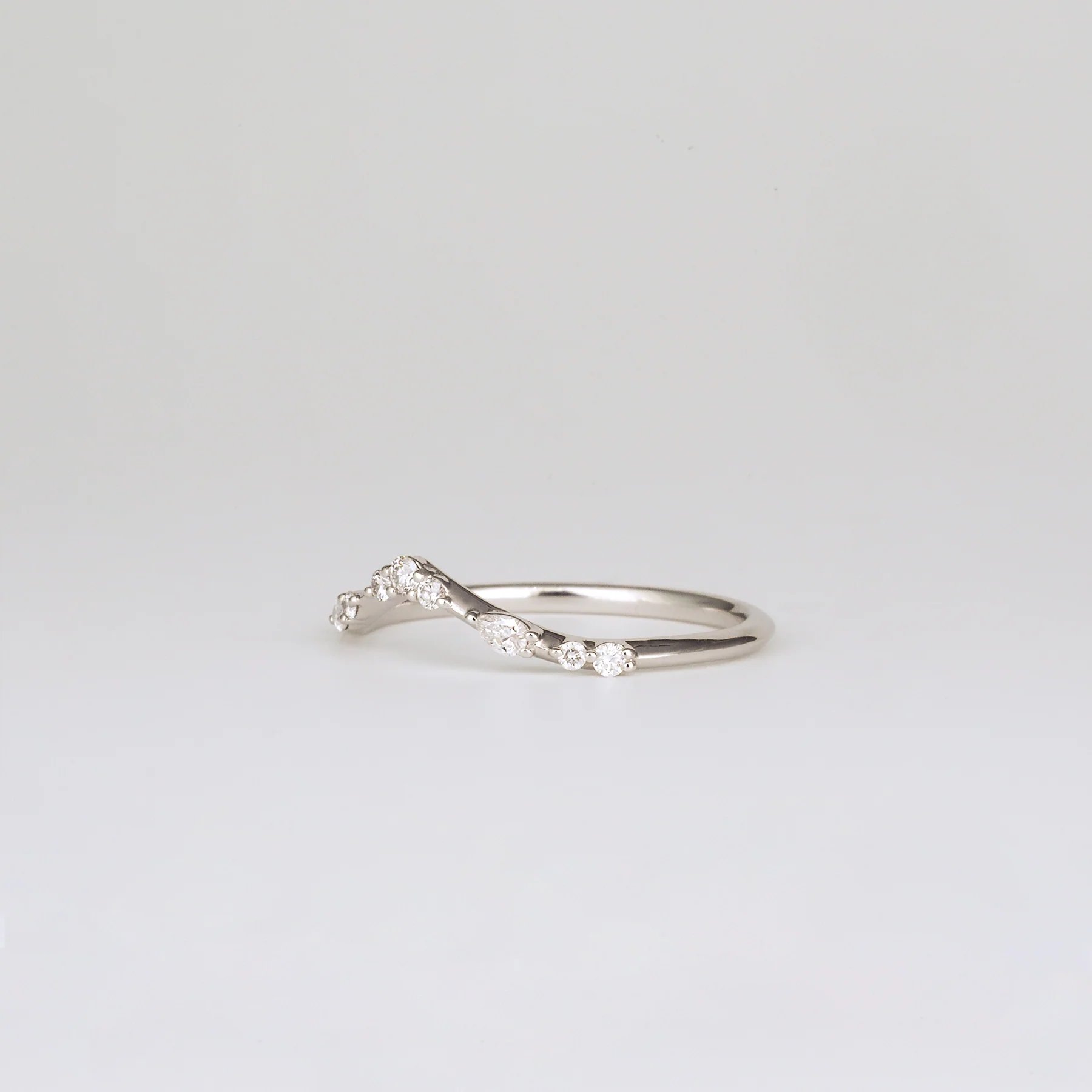 Amelie V-Shaped Diamond Wedding Band | Round & Pear Cut - Image 4