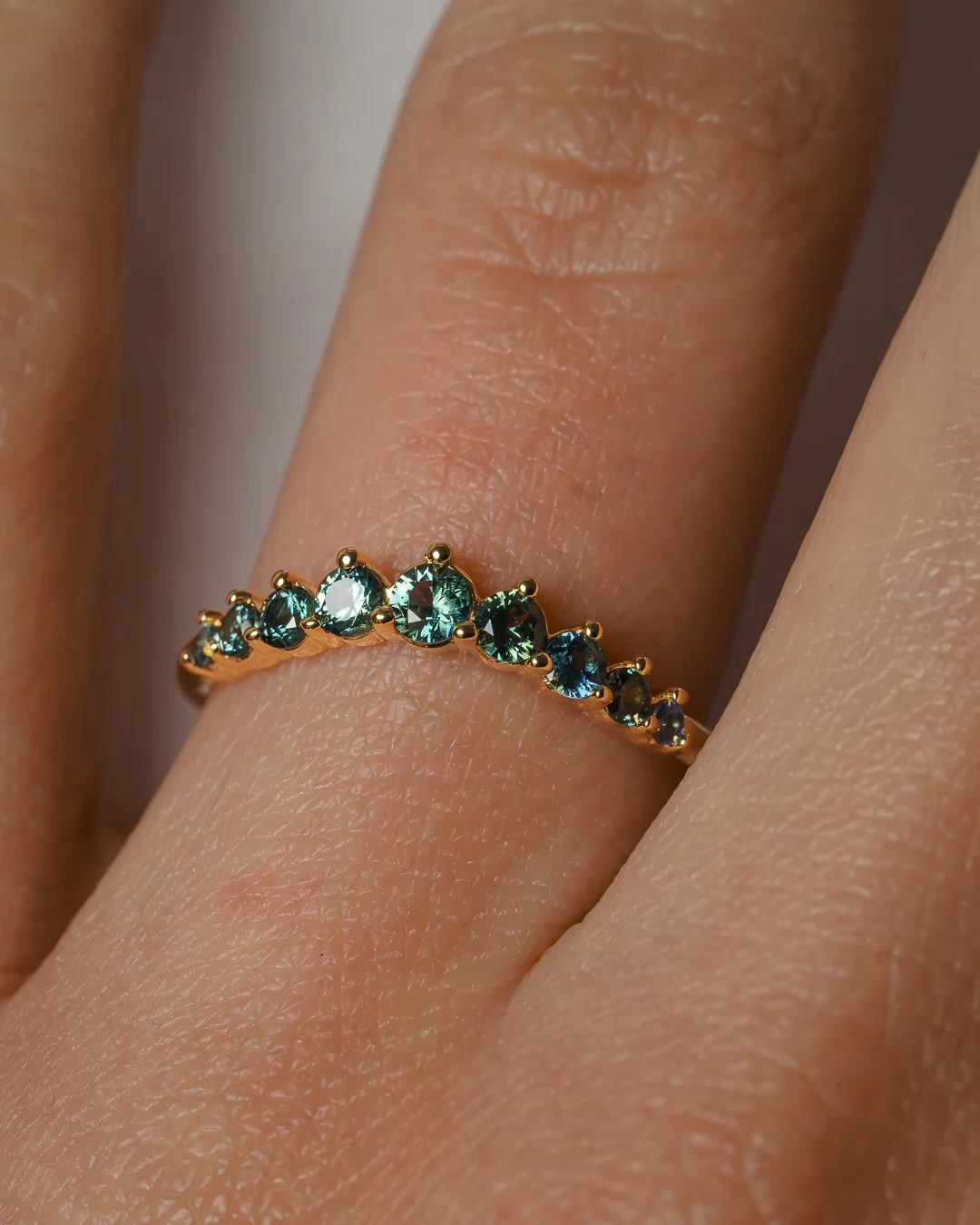 Daphne Round Curved Teal Sapphire - Image 4