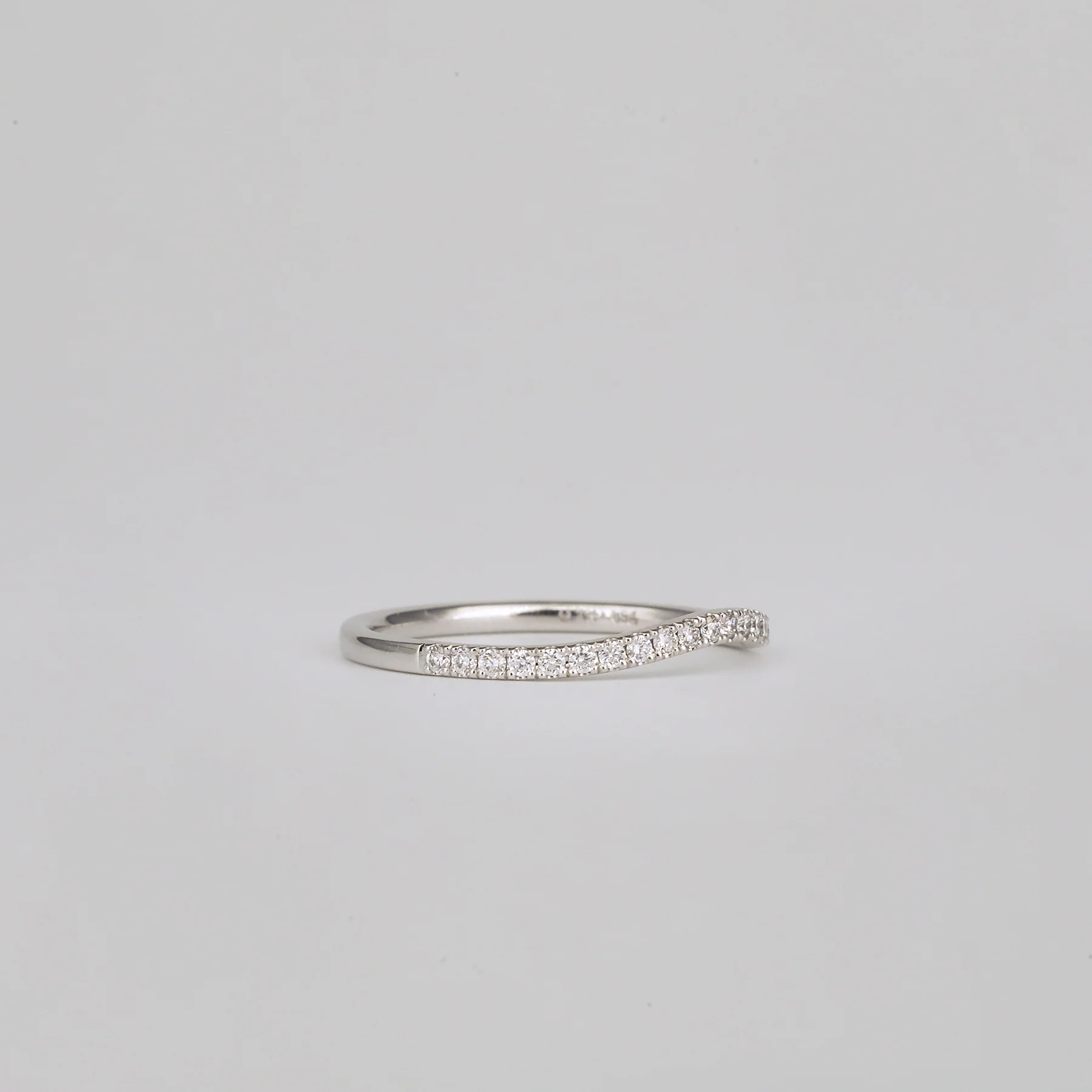 Dot Diamond Curved 0.21ct - Image 5