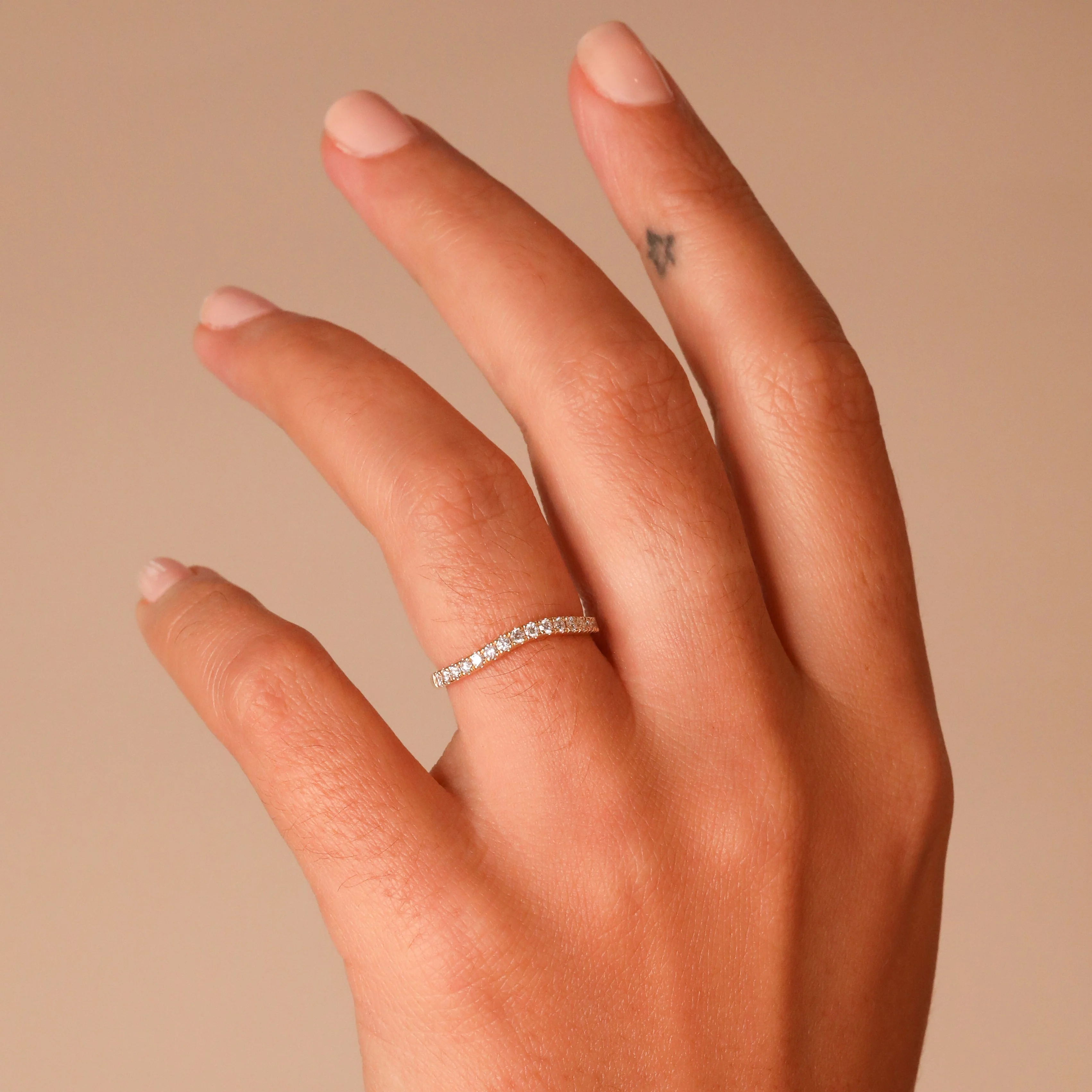 Dot Diamond Curved 0.33ct - Image 4