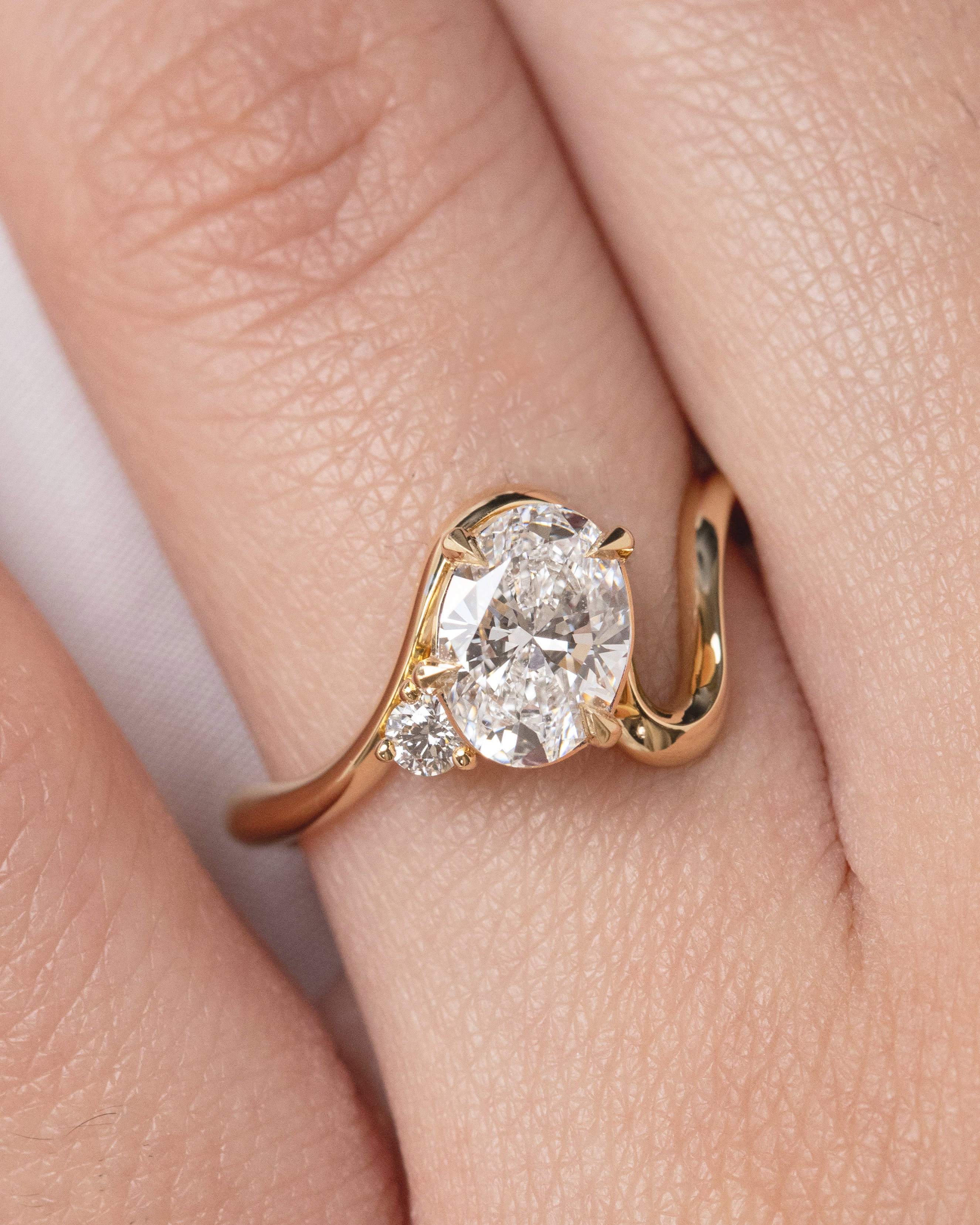Maeva Oval 1.05ct - Image 5