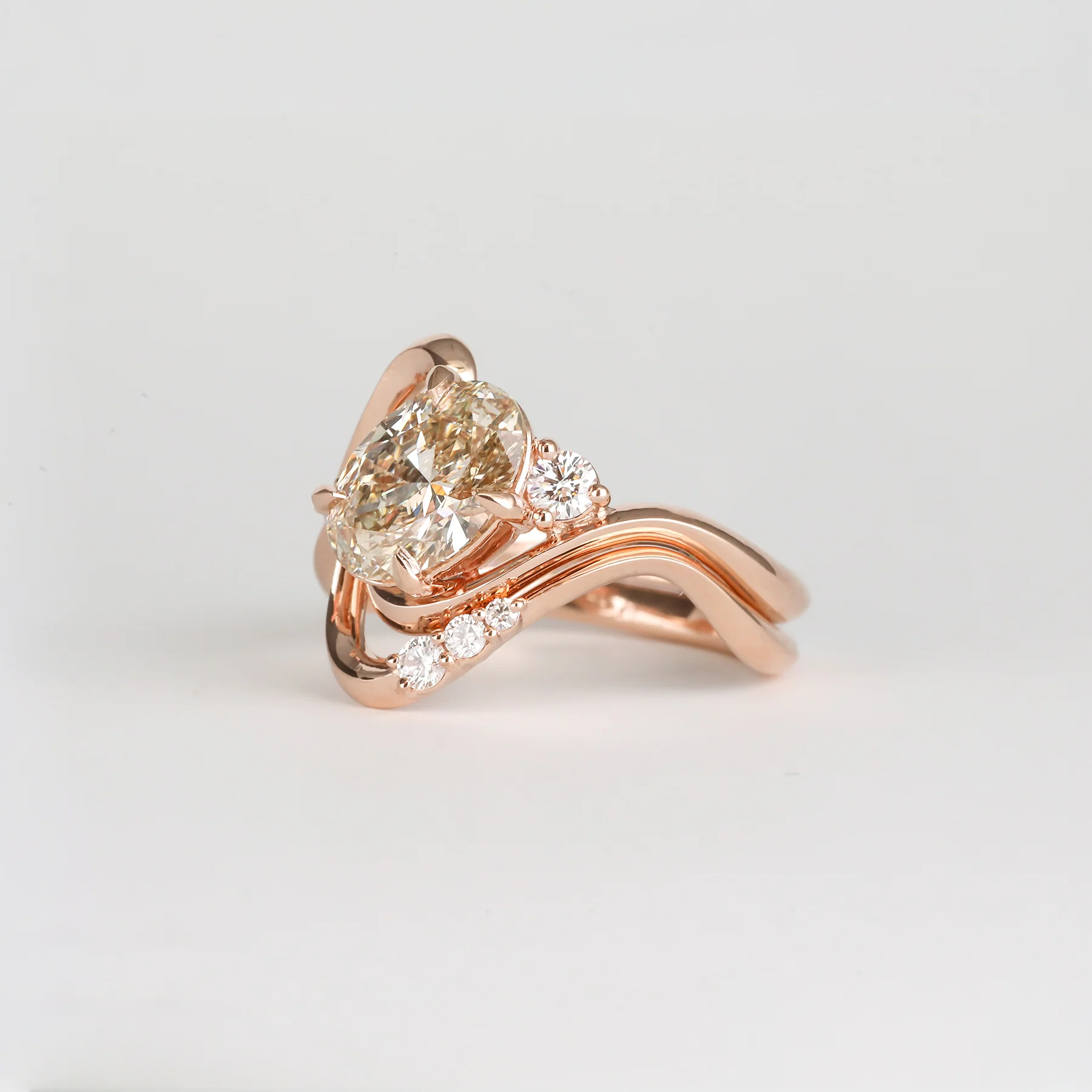 Maeva Oval Champagne 1.51 - Image 6