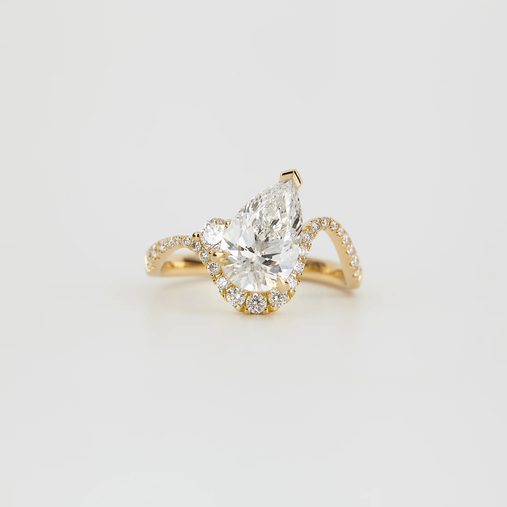 Maeva Pear Pave 1.81