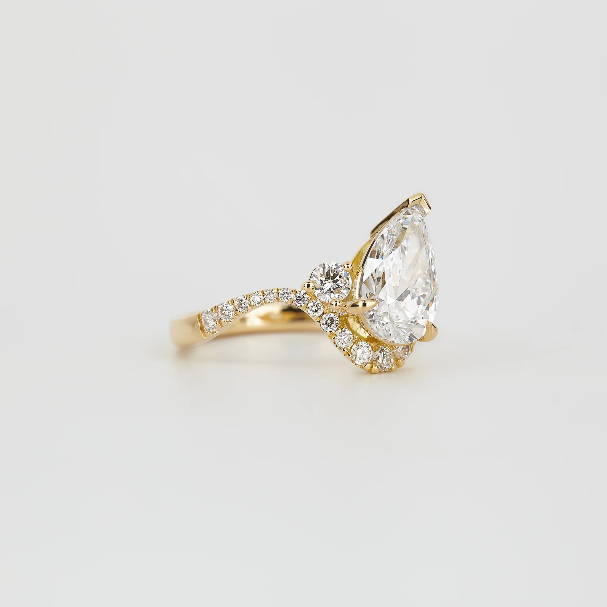 Maeva Pear Pave 1.81 - Image 3