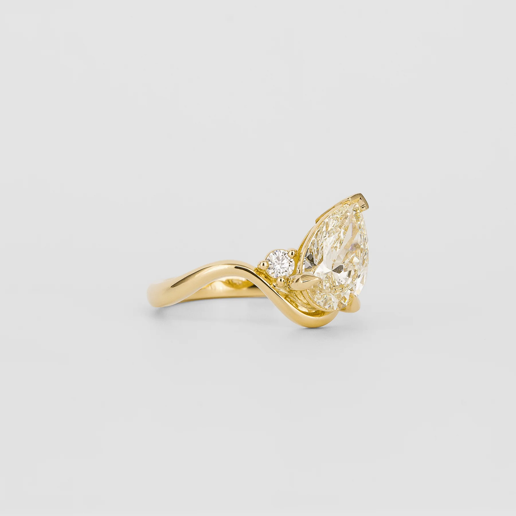 Maeva Pear Yellow 2.02ct - Image 4