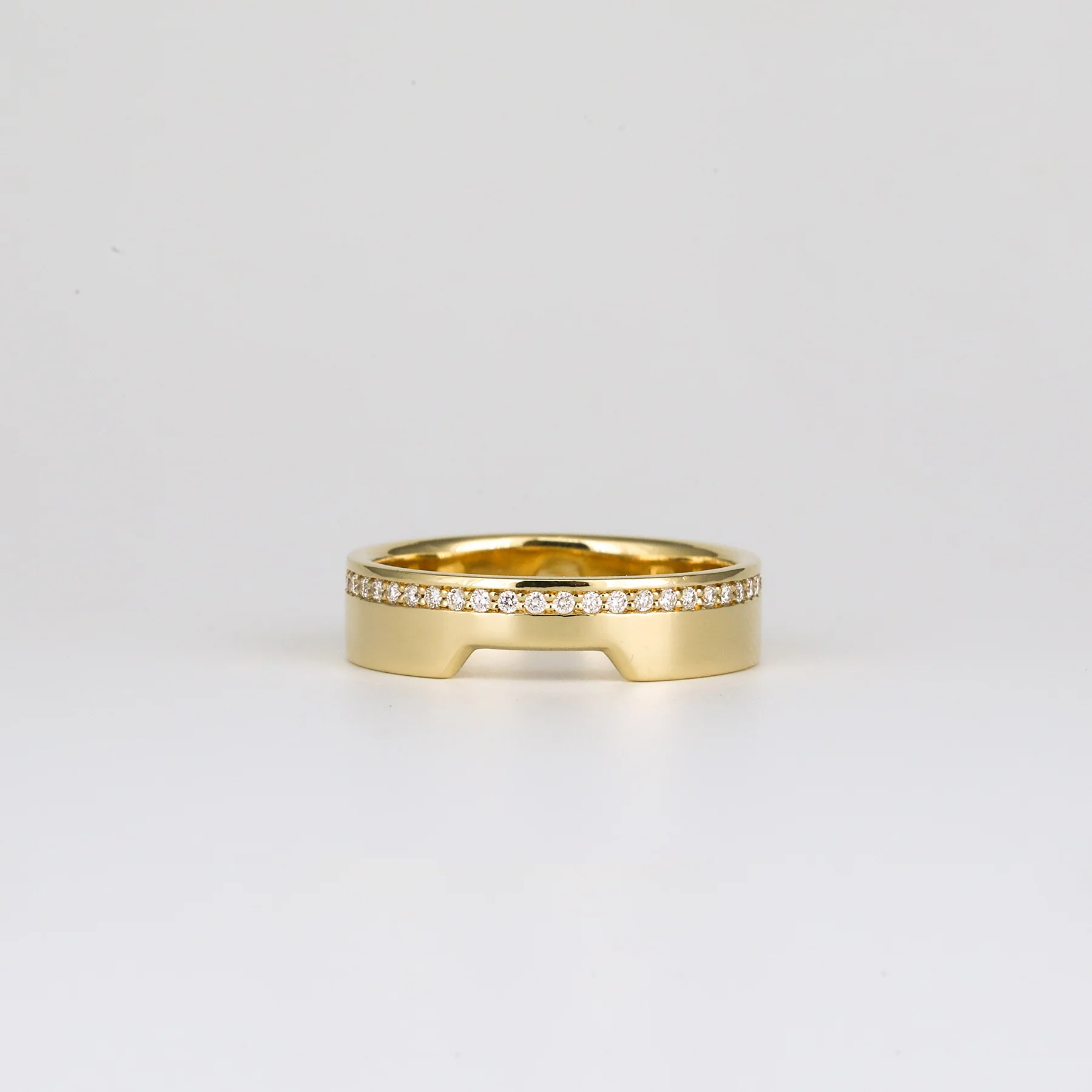 Wide Diamond Contour Band
